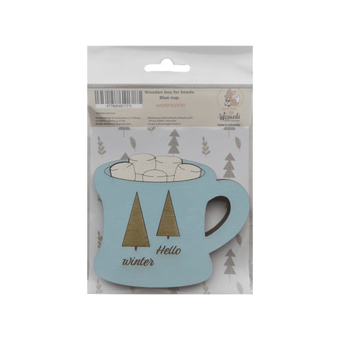 Medinė dėžutė puodelio formos, mėlyna, su aukso eglutėmis ir užrašu Hello winter, priekyje pakuotėje