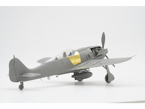 Border Focke-Wulf FW-190A-8 4in1 plastikinis lėktuvo modelis 1/35
