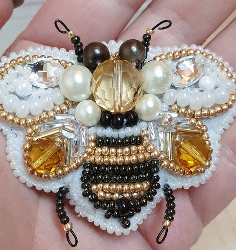 Karoliukų siuvinėjimo rinkinys segės „Bitė“ Crystal Art