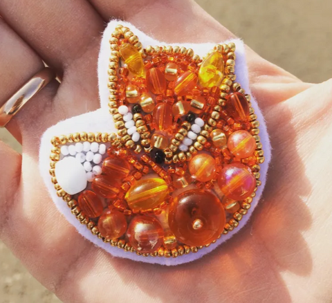Karoliukų siuvinėjimo segės rinkinys „Lapė“ 4,5×4,5 cm