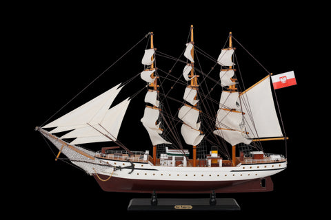 Burlaivio modelis Dar Pomorza | DARPOM80