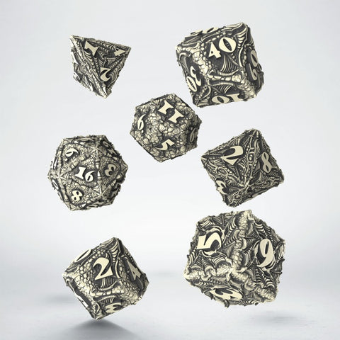 Drakopolio Blackfang smėlio kauliukų rinkinys RPG/stalo žaidimams, 7 vnt.