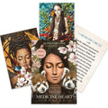 Medicine Heart Oracle kortos Pocket Panda Edition: kompaktiškas komplektas su gėlių viršeliu, dviem raudonaisiais pandomis ir trimis iliustruotais kortomis
