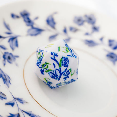 Porceliano kauliukų rinkinys 7 vnt – Q-Workshop, mėlyni raštai, RPG