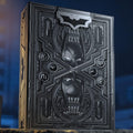 Batman kolekcinė dėžutė juodo metalo su reljefinėmis kaukėmis ir sidabro akcentais, artimas priekinis planas