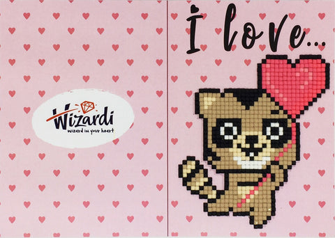 Deimantinė tapyba Wizardi – rožinė pakuotės viršelis su pikseliuku katinu, laikomu raudona širdimi, puikiai tinka dovanai