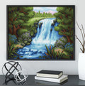 Deimantinė mozaika su krioklio motyvu, juodu rėmu, 60×50 cm, paruošta kabinti ant sienos kaip dekoracija