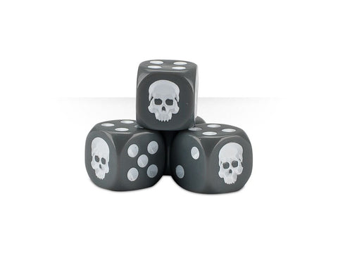 Pilkas Dice Cube kubas – 20 mėlynų 12 mm stalo žaidimų kauliukų su kaukole