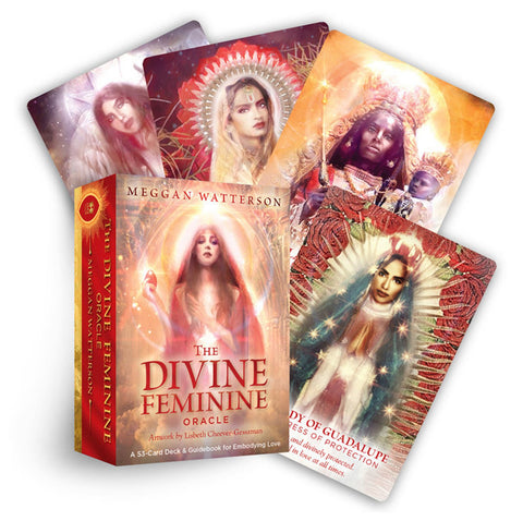 Orakulo kortų rinkinys The Divine Feminine, 53 kortos su giduku, raudonos–auksinės dieviškos moters iliustracijos ir atversta dėžutė su fanu