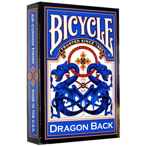 Bicycle Dragon Back žaidimo kortos, mėlyna drakono dizaino dėžutė su ornamentu, rodomas priekinis šonas pasvirusiu kampu