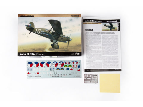 Avia B.534 IV serija plastikinis surenkamas lėktuvo modelis 1:48