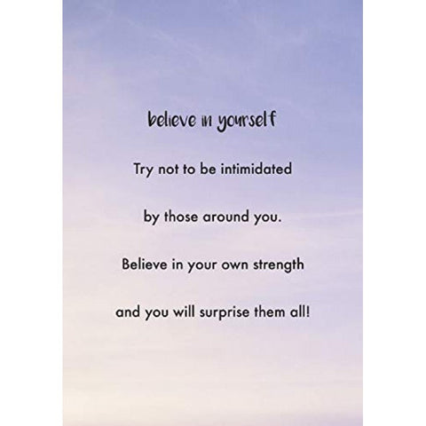 Motyvacinis plakatas su violetiniu pasteliniu fonu ir anglų kalbos žinute Believe in yourself, skatinantis pasitikėjimą ir ryžtą