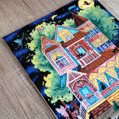 LetiStitch: Fairy Tale House SLETI937 - siuvinėjimo kryželiu rinkinys - HOBI.LT 🇱🇹