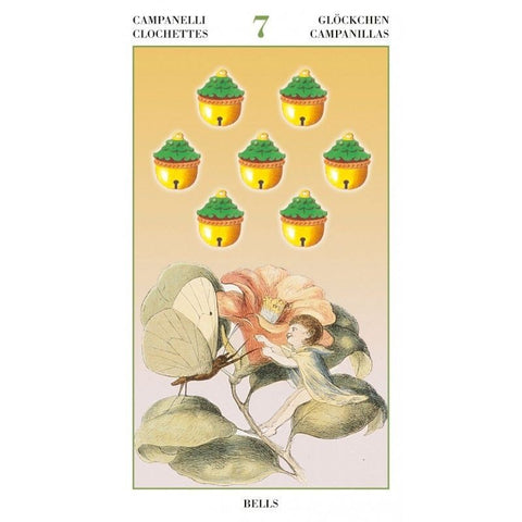 Lenormand korta su septyniais auksiniais varpeliais, pastelinėmis geltonomis ir žaliomis spalvomis, gėlės ir fėjos iliustracija, priekinė kortos pusė