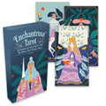 Tarot kortos Enchantress — tamsiai mėlyna dėžutė ir trys iliustruotos moteriškos arkana kortos, skirtos rinkinio demonstracijai