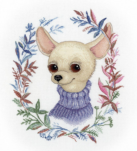 Siuvinys chihuahua galva su violetiniu megztiniu ir gėlių vainiku, smulkūs kryželių siūlai ir priekinis planas