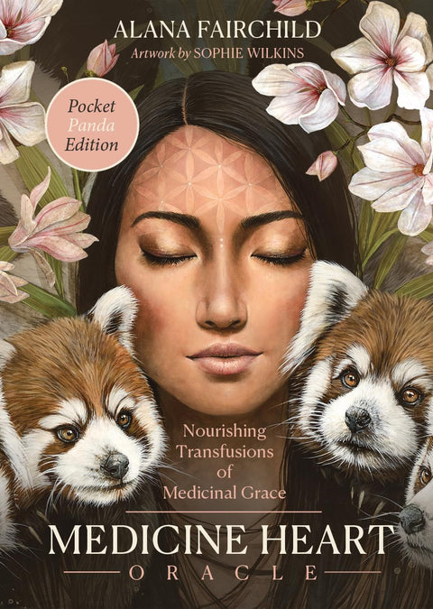Medicine Heart Oracle kišeninis leidimas – kortų viršelis su moters veidu ir dviem raudonaisiais pandais bei gėlėmis