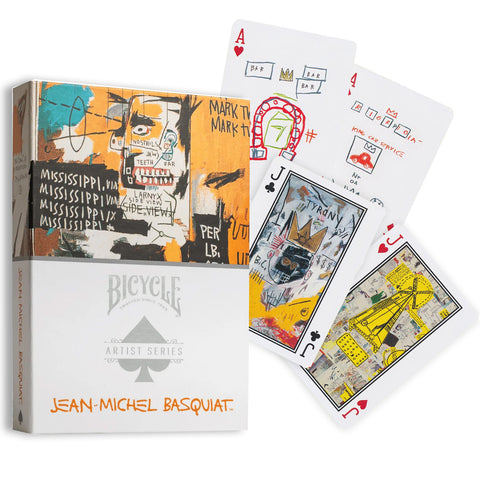 Bicycle kortos Jean‑Michel Basquiat leidimas su baltu dėklu ir trimis išskleistomis meninėmis figūrinėmis kortomis