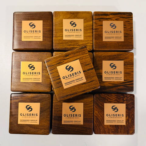 Išgraviruok vardą logotipą ar palinkėjimą ant METALINĖS LENTELĖS