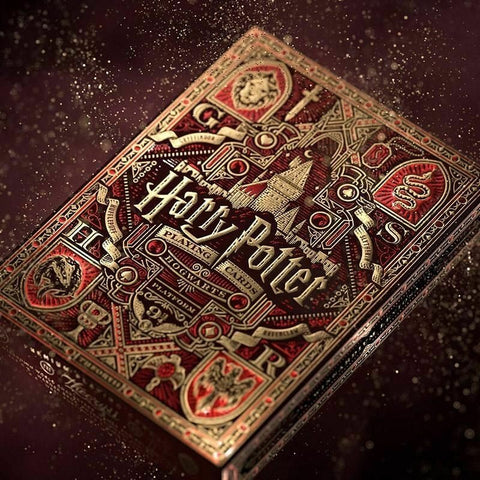 Theory11: Harry Potter Gryffindor Raudonos žaidimo kortos - HOBI.LT 🇱🇹