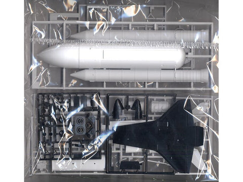 Hasegawa Space Shuttle su raketiniais nešėjais 1/200 modelis