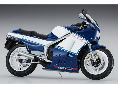 Hasegawa Suzuki RG400Γ 1986 vėlyva, mėlyna/balta, su apatiniu gaubtu 1/12