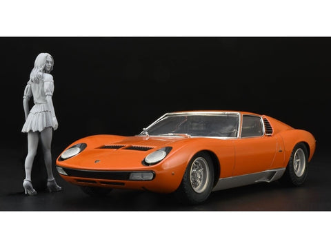 Hasegawa Lamborghini Miura P400 SV 1/24 su italų merginos figūrėle