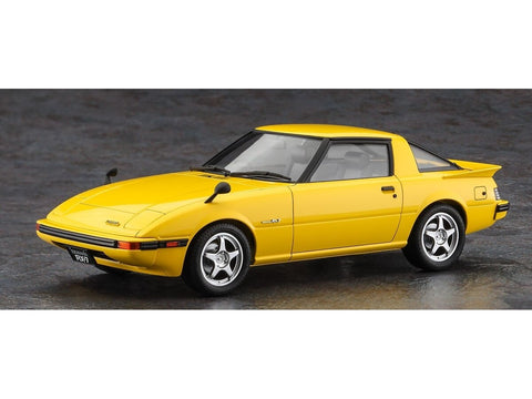 Hasegawa Mazda Savanna RX-7 SA22C 1:24 surenkamas modelis su ratlankiais