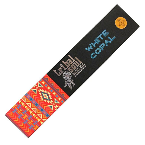 Smilkalai Tribal Soul White Copal, juodas ilgas pakelis su mėlynu užrašu ir ryškiu raudonu etniniu raštu, skirti namų aromatizavimui