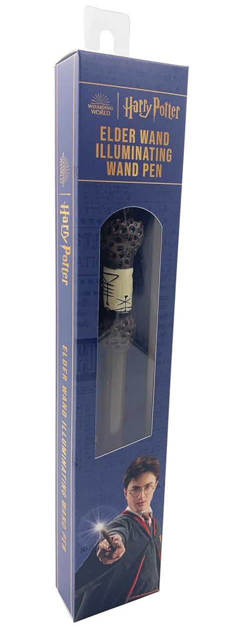 Elder Wand švytintis rašiklis pakuotėje su mėlynu Harry Potter dizainu ir matomu medinio pagaliuko viršumi