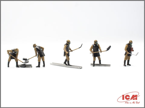 ICM Chernobyl #3 griuvėsių valytojai 1/35 plastikinis rinkinys