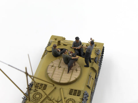 ICM „Prost!“ Vokiečių tankistų figūrėlės Bergepanther, 1/35 (35343)