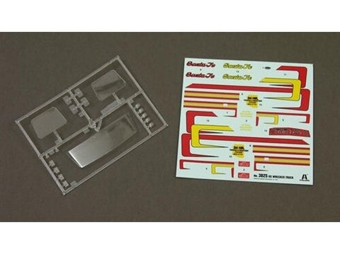 Italeri Ford LTL 9000 JAV evakuatorius, 1/24 plastikinis surenkamas modelis