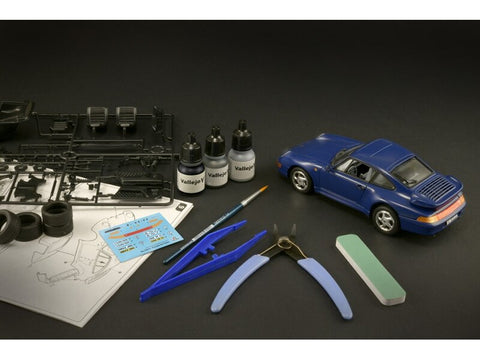 Italeri Porsche 911 1/24 dovanų rinkinys su dažais ir klijais