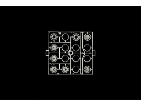 Italeri Iveco 190.38 Cowboy Truck 1/24 surenkamas sunkvežimio modelis