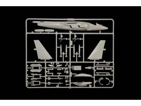 Italeri AV-8B Harrier II 1/72 plastikinis lėktuvo modelis