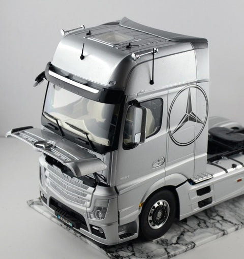 Italeri Mercedes‑Benz Actros MP4 GigaSpace 1/24 plastikinis surenkamas modelis