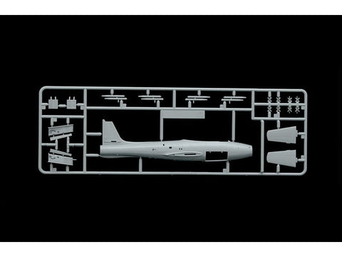 Italeri Republic F-84G Thunderjet 1/72 plastikinis lėktuvo surinkimo rinkinys