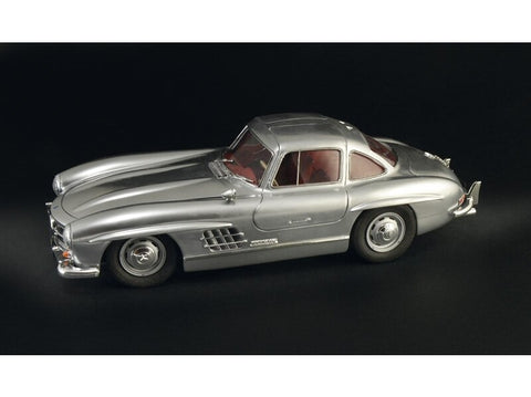 Italeri Mercedes-Benz 300SL W198 Gullwing 1/16 plastikinis surinkimo rinkinys
