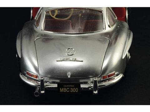 Italeri Mercedes-Benz 300SL W198 Gullwing 1/16 plastikinis surinkimo rinkinys