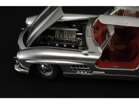 Italeri Mercedes-Benz 300SL W198 Gullwing 1/16 plastikinis surinkimo rinkinys