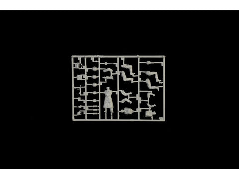 Italeri Sd.Kfz.10 Demag D7 su 7,5 cm leIG 18, įgula, 1/35 plastikinis modelis