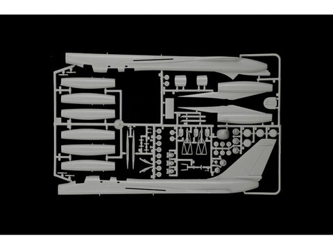 Italeri B-58 Hustler 1/72 plastikinis lėktuvo modelis