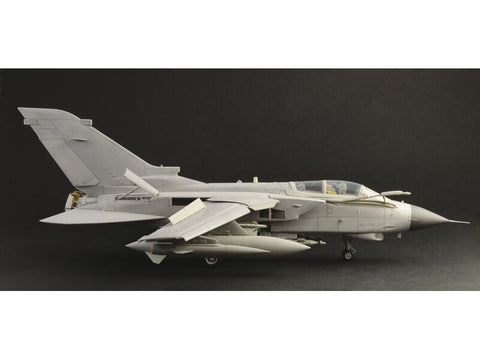 Italeri Tornado GR.4 1/32 plastikinis lėktuvo modelio rinkinys