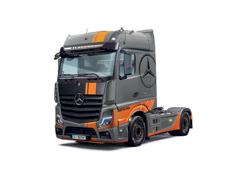 Italeri Mercedes-Benz Actros MP4 Big Space Grand Prix, 1/24 plastikinis modelis