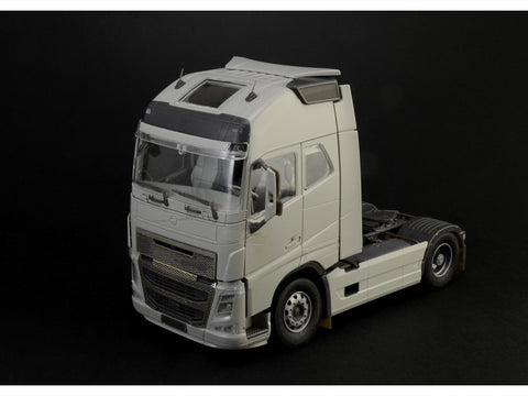 Italeri Volvo FH16 Globetrotter XL 1/24 surenkamas plastikinis modelis