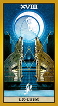 tarot korta Mėnulis mėlyna–auksinė iliustracija (XVIII) su mėnulio profiliu virš architektūrinių vartų ir omariu, vertikaliai