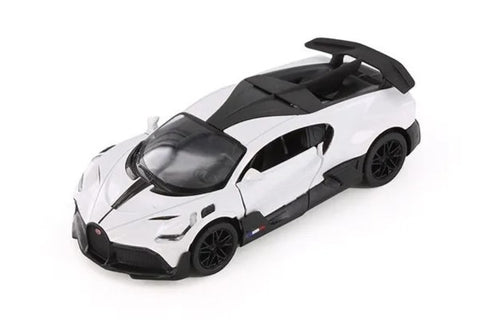 KiNSMART Bugatti Divo baltas 1:36 – žaislinis metalinis automobilis, atidaromos durys, trauk-atgal mechanizmas