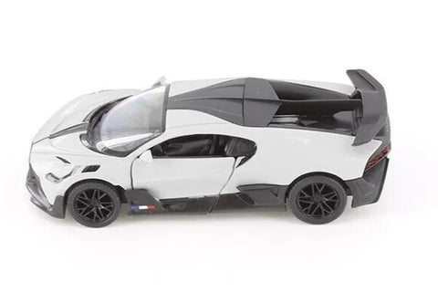 KiNSMART Bugatti Divo baltas 1:36 – žaislinis metalinis automobilis, atidaromos durys, trauk-atgal mechanizmas