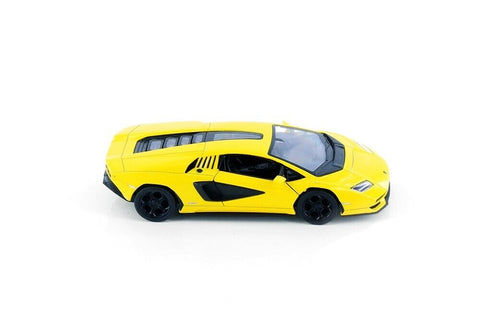 KiNSMART Lamborghini Countach LPI 800‑4 1:38 geltonas – licencijuotas metalinis modeliukas su atidaromomis durelėmis ir trauk‑atgal mechanizmu